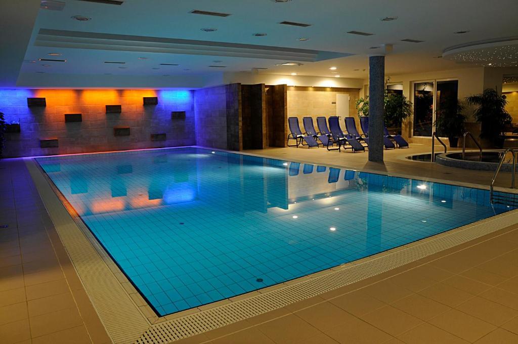 Garden Hotel Wellness Es Konferencia Сольнок Номер фото